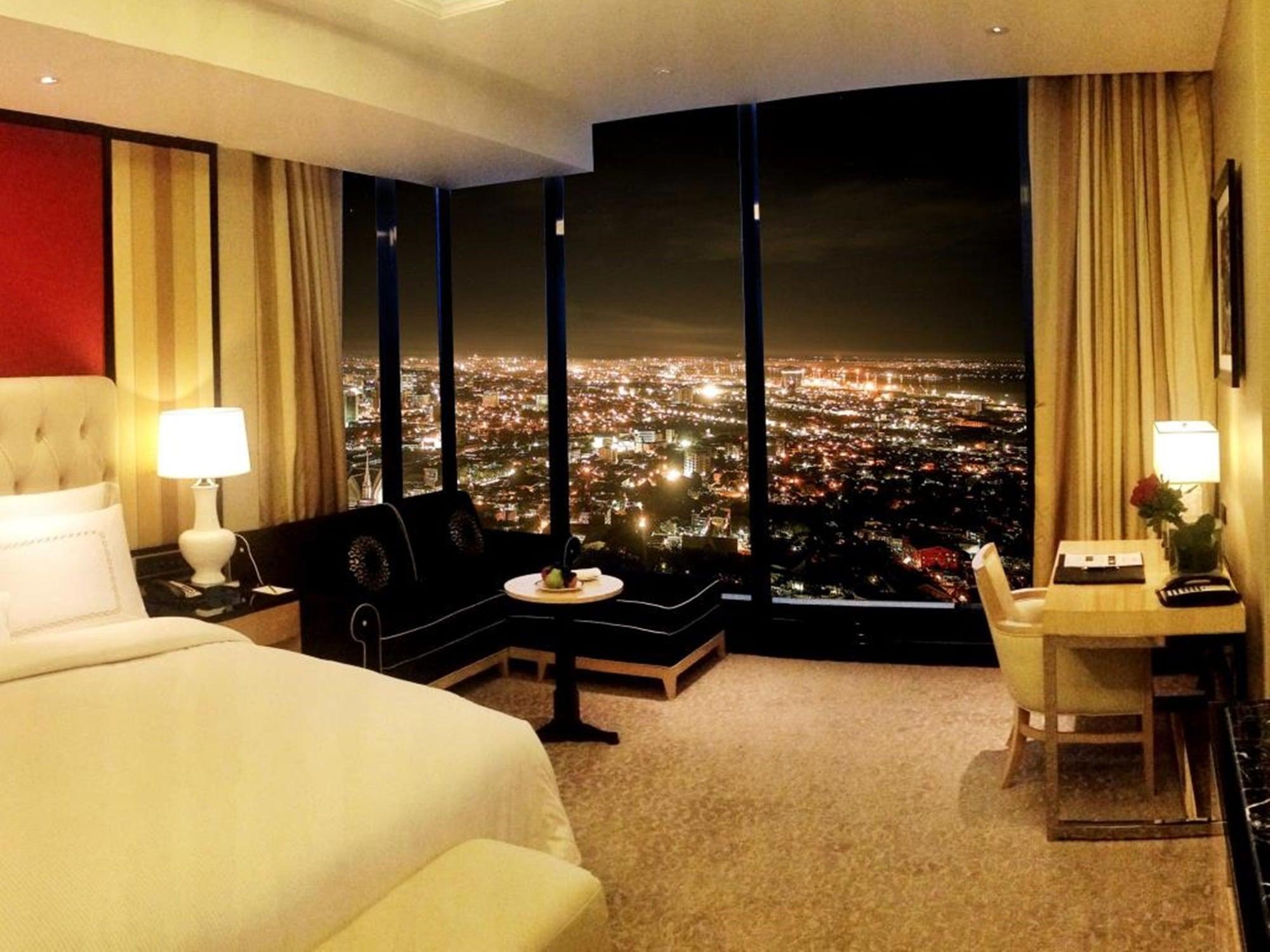 The Trans Luxury Hotel 5*